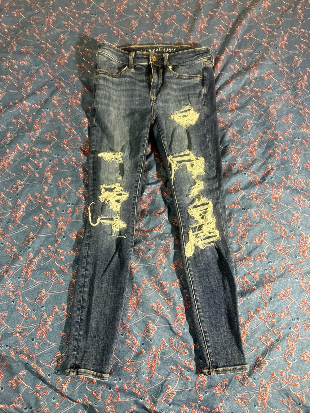 American Eagle Outfitters Distressed Dark Blue Skinny Jegging
